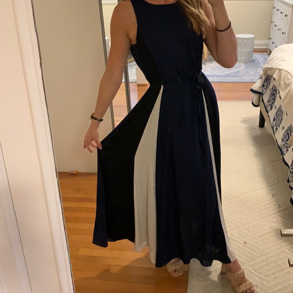 Banana Republic Navy, Black, and White Formal Dress Size 8petite